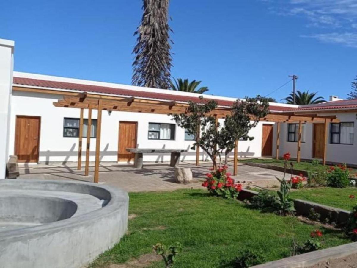 Beach Garden Guesthouse With Self Catering Суакопмунд Екстериор снимка